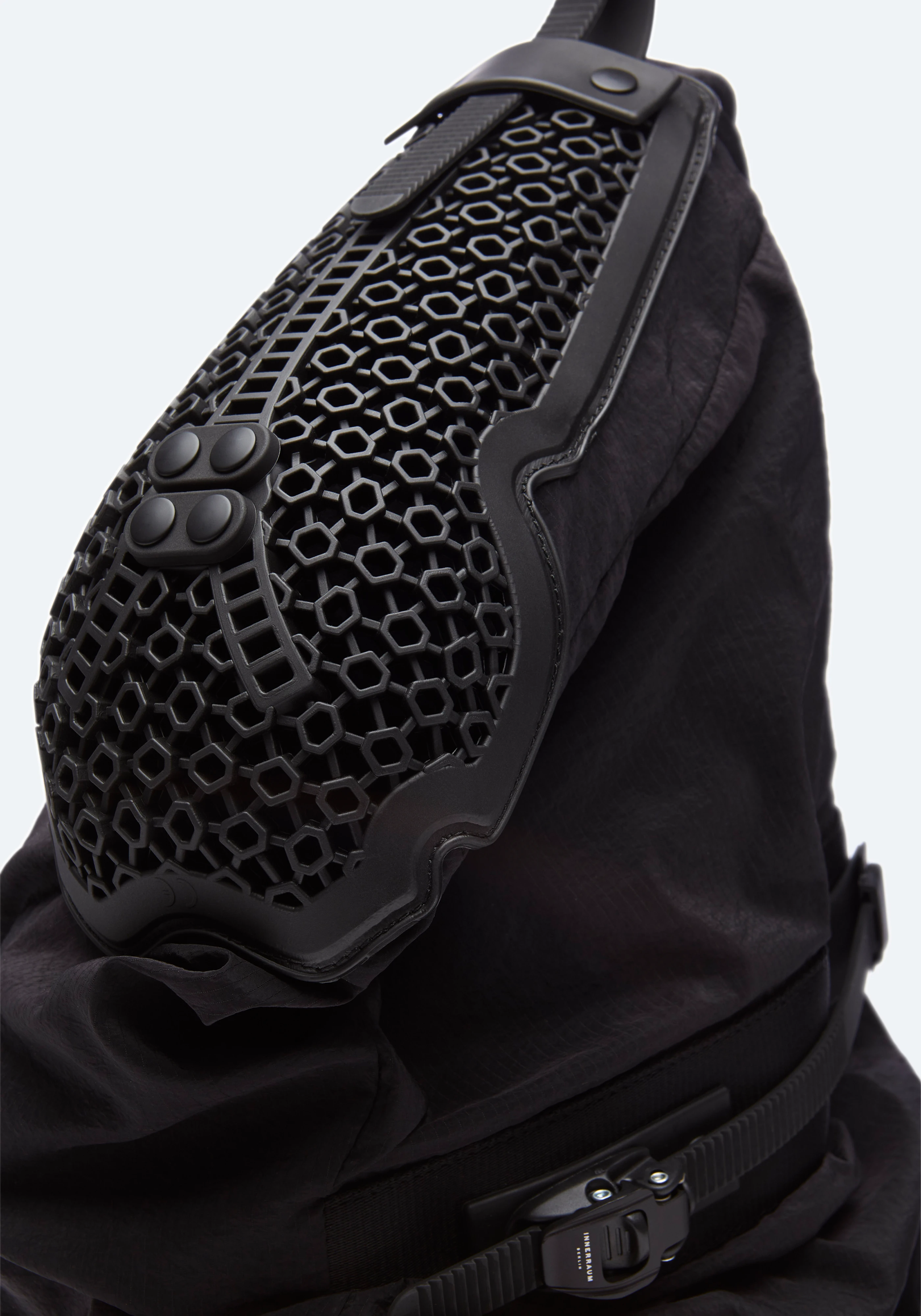 Object S07 Messanger Bag Black | sold out | IN0031.1